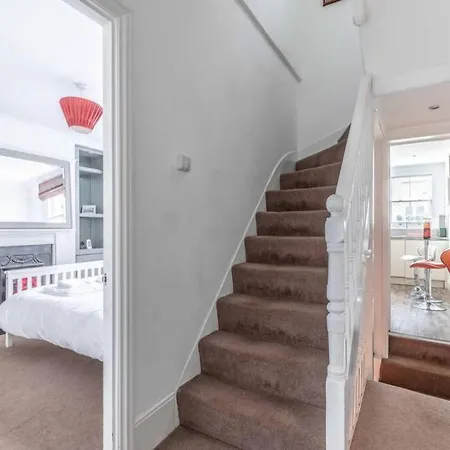 Windsor Town Centre Victorian Townhouse Sleeps 6 Vila Exterior foto