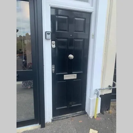 Windsor Town Centre Victorian Townhouse Sleeps 6 Vila Exterior foto