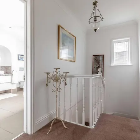 Windsor Town Centre Victorian Townhouse Sleeps 6 Vila Exterior foto