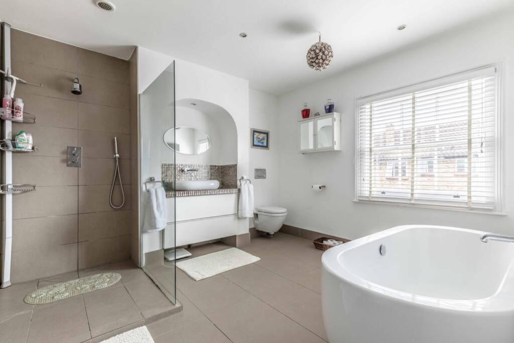 Town Centre Victorian Townhouse Sleeps 6