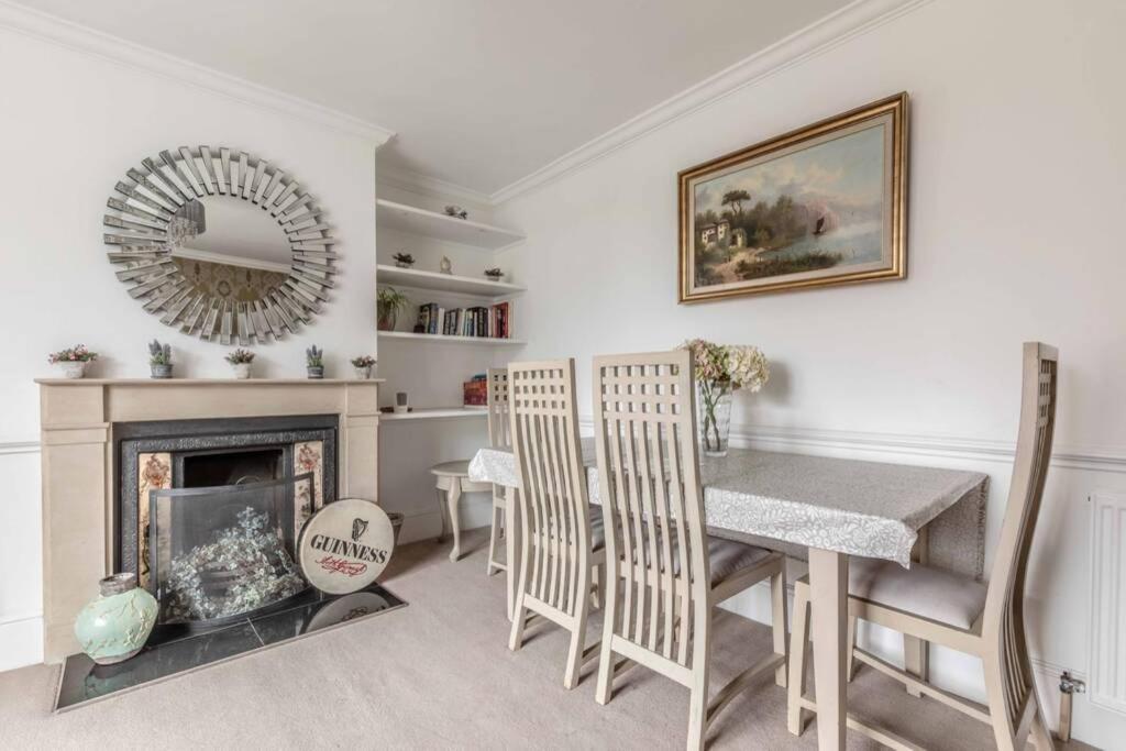 Town Centre Victorian Townhouse Sleeps 6 Ferienhaus *