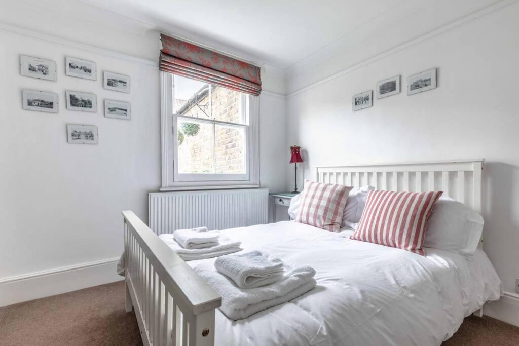 Town Centre Victorian Townhouse Sleeps 6 Holiday home